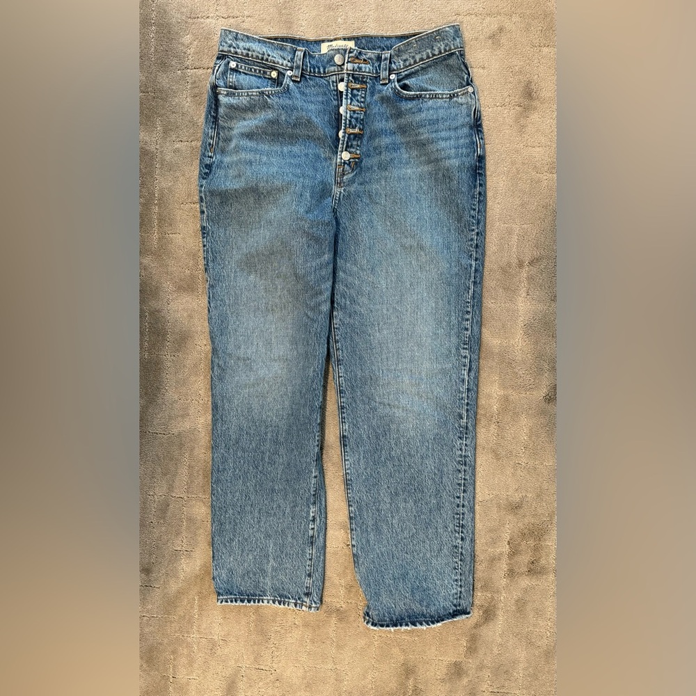 Women’s size 29(8) Madewell high rise, straight jeans.
